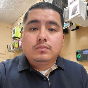 Meet your Posher, Cesar